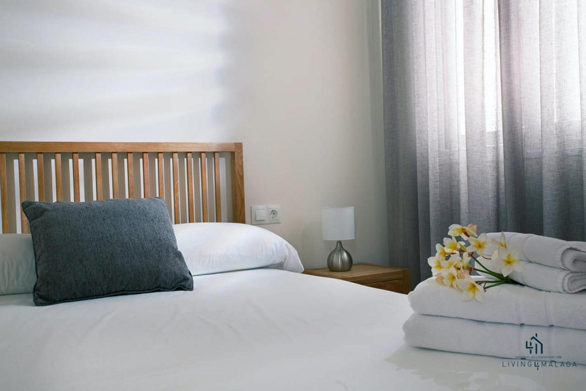 Apartamentos Living4Malaga Deluxe Bagian luar foto