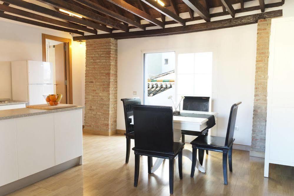 Apartamentos Living4Malaga Deluxe Bagian luar foto