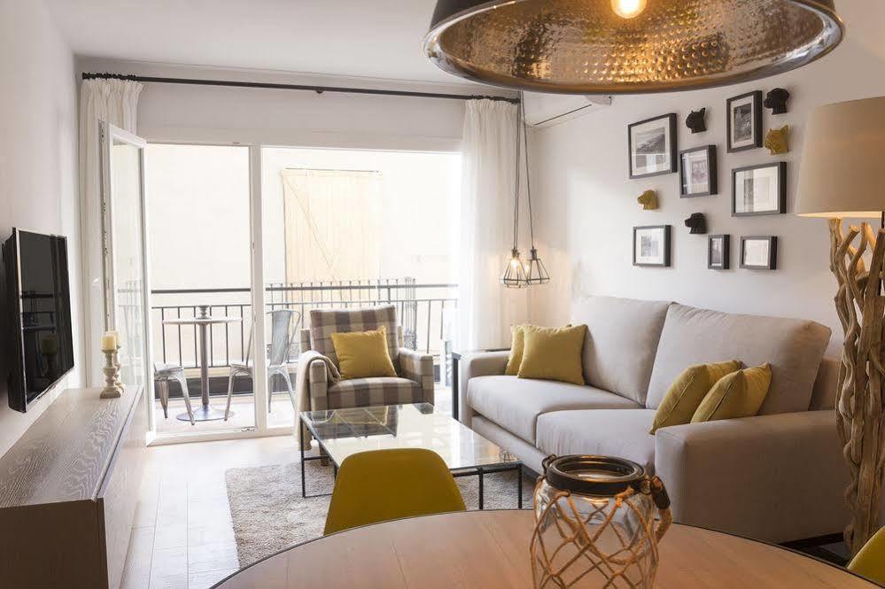 Apartamentos Living4Malaga Deluxe Bagian luar foto