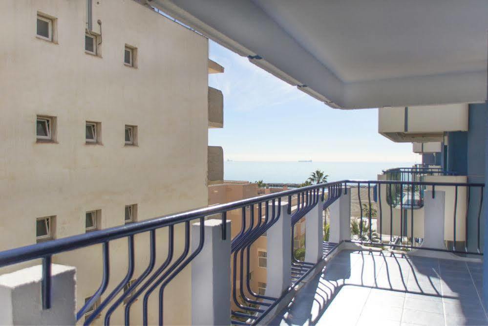 Apartamentos Living4Malaga Deluxe Bagian luar foto