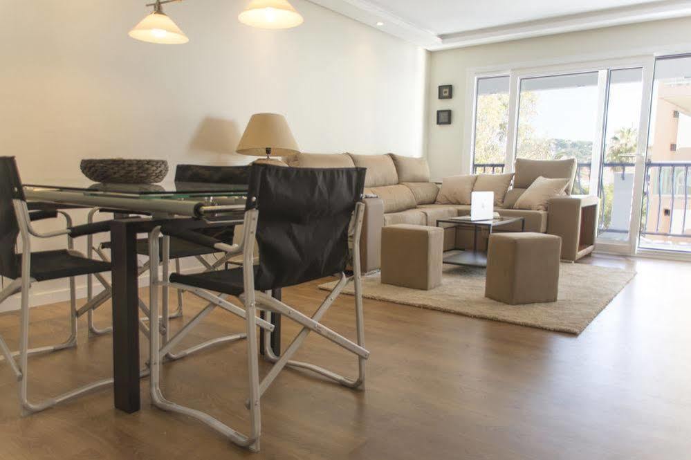 Apartamentos Living4Malaga Deluxe Bagian luar foto